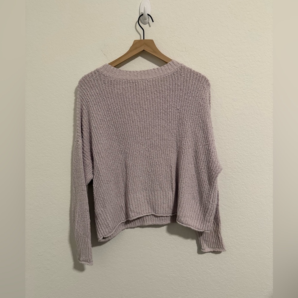 American Eagle Outfitters Lavender V-Neck Sweater - Picture 3 of 3